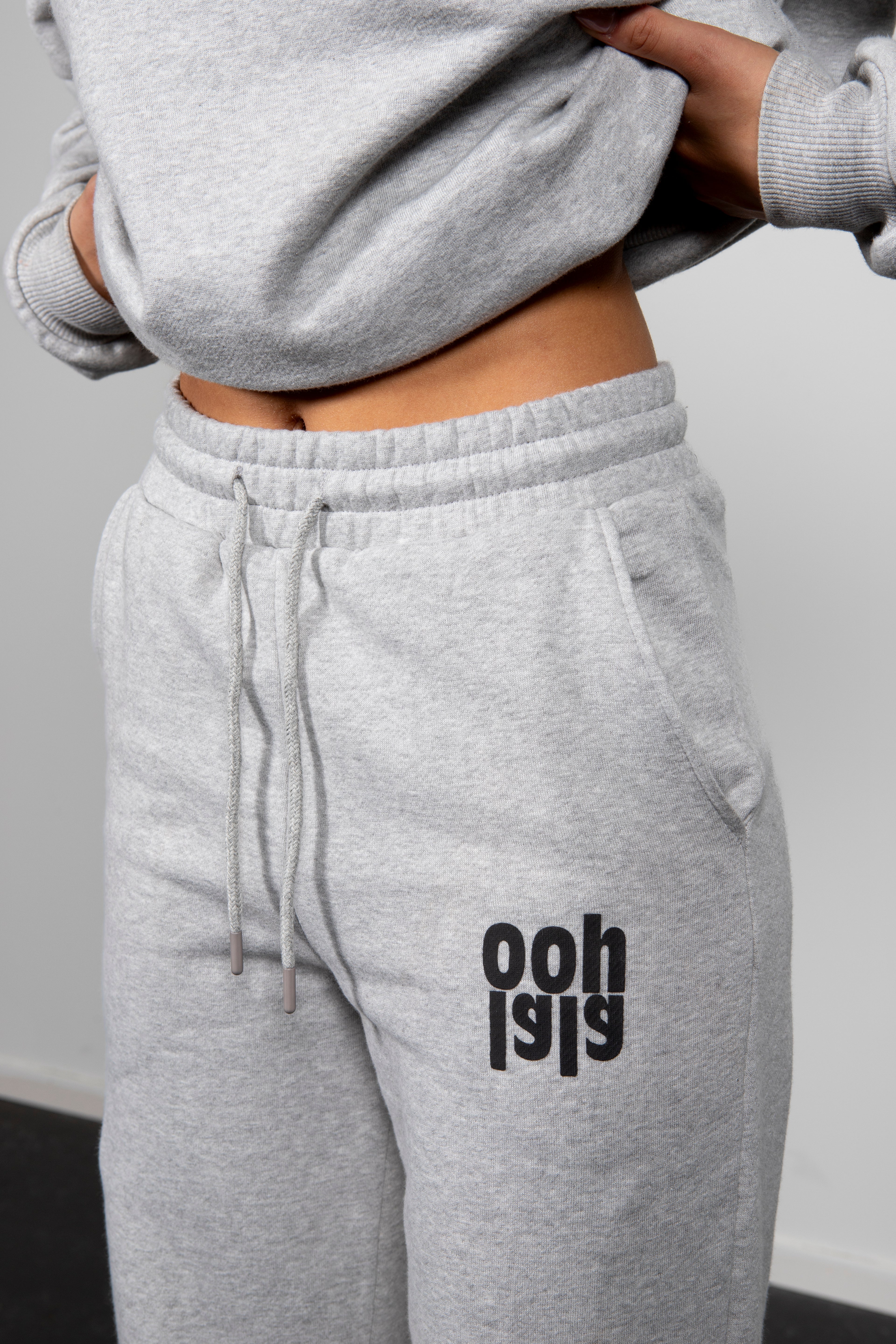 Artemis sweatshirt grey marl black logo