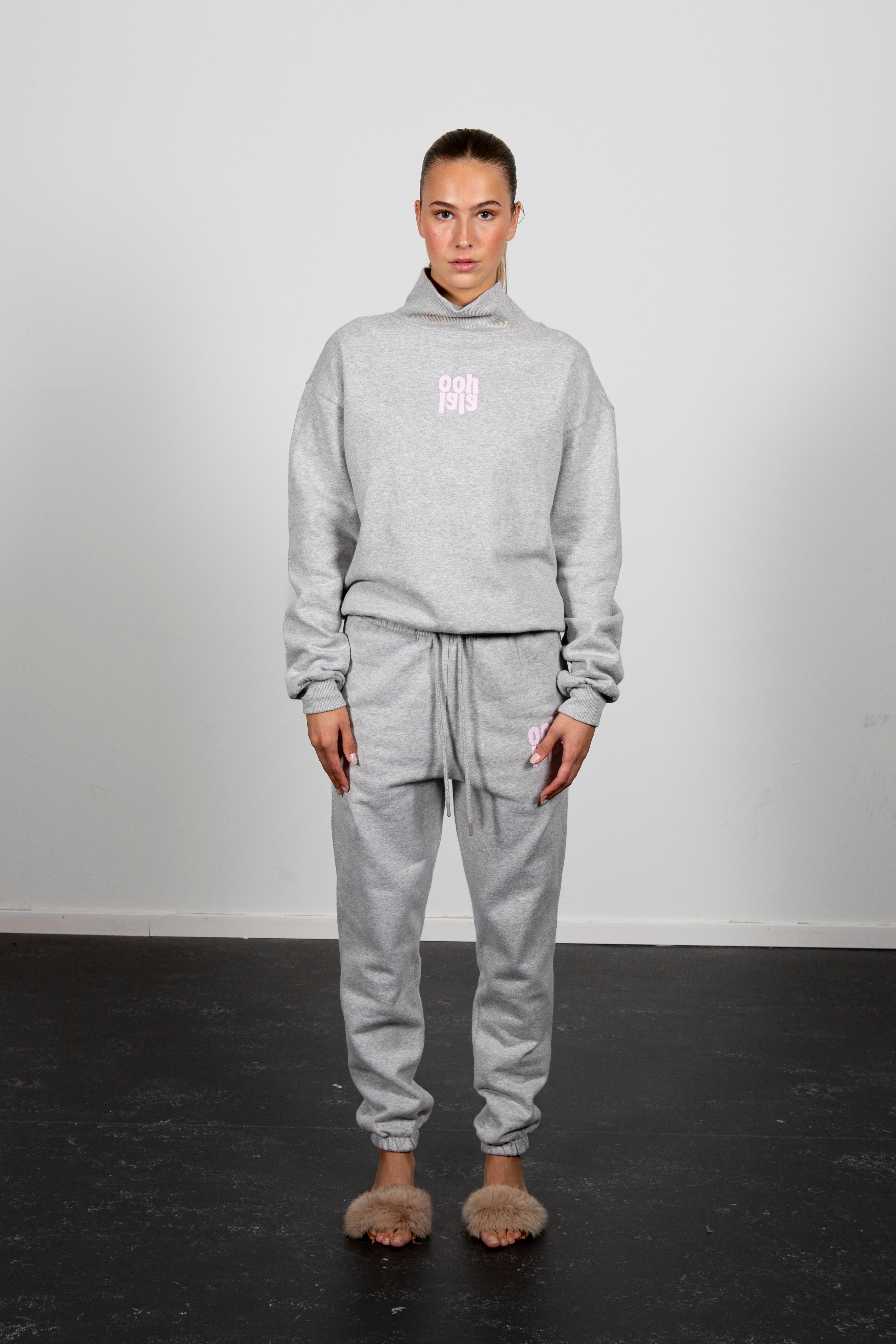 Artemis sweatshirt grey marl pink logo