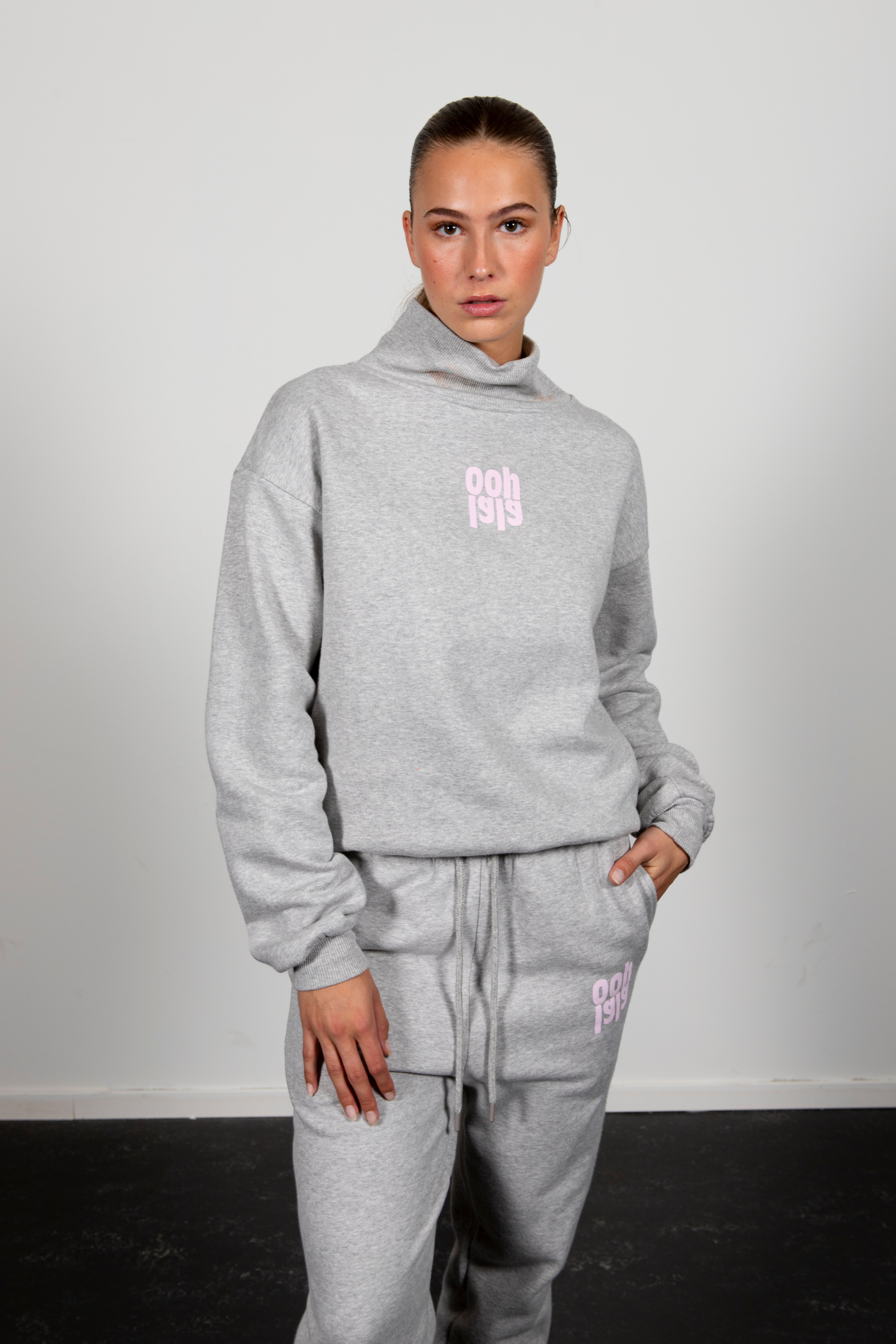 Artemis sweatshirt grey marl pink logo