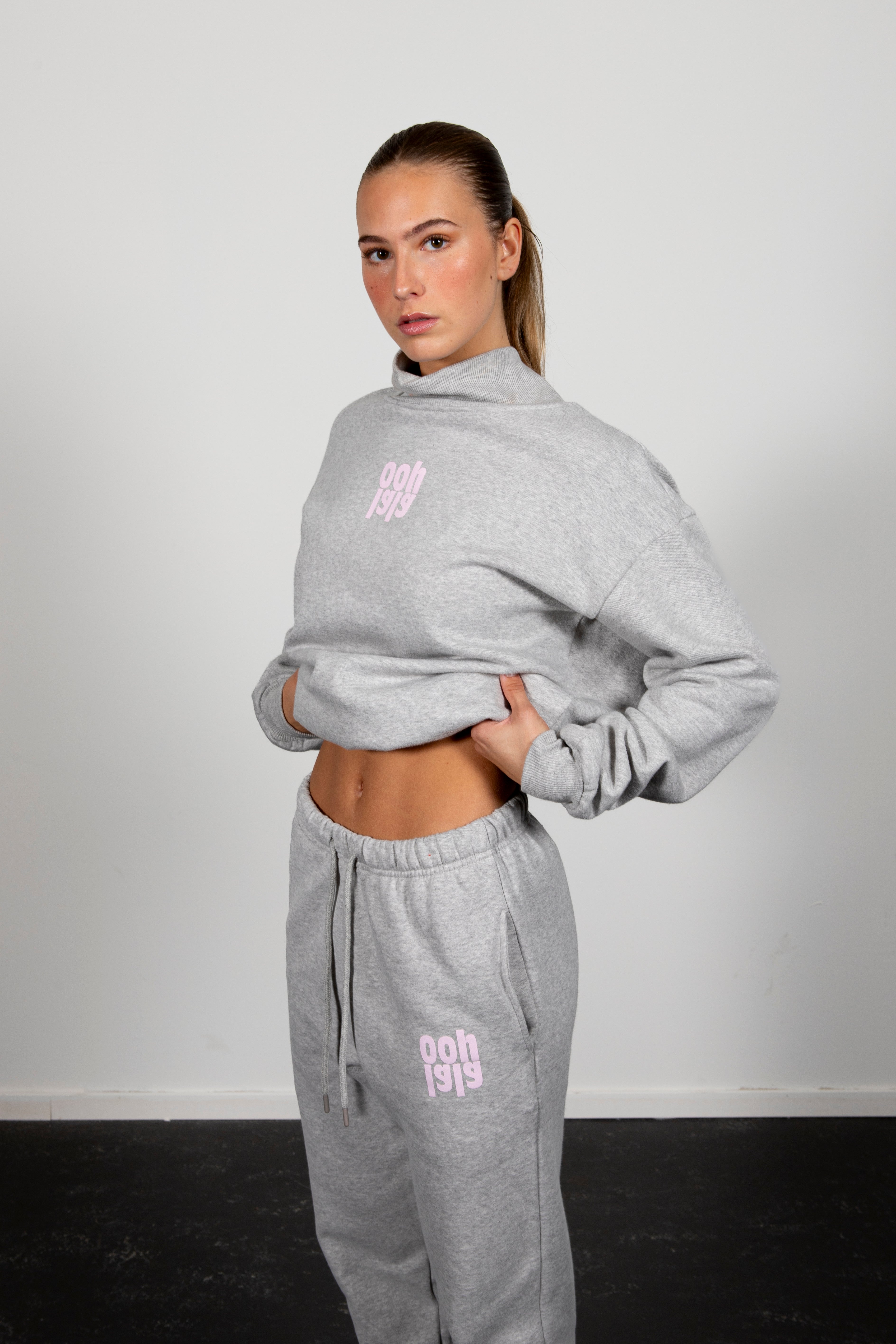 Artemis sweatshirt grey marl pink logo