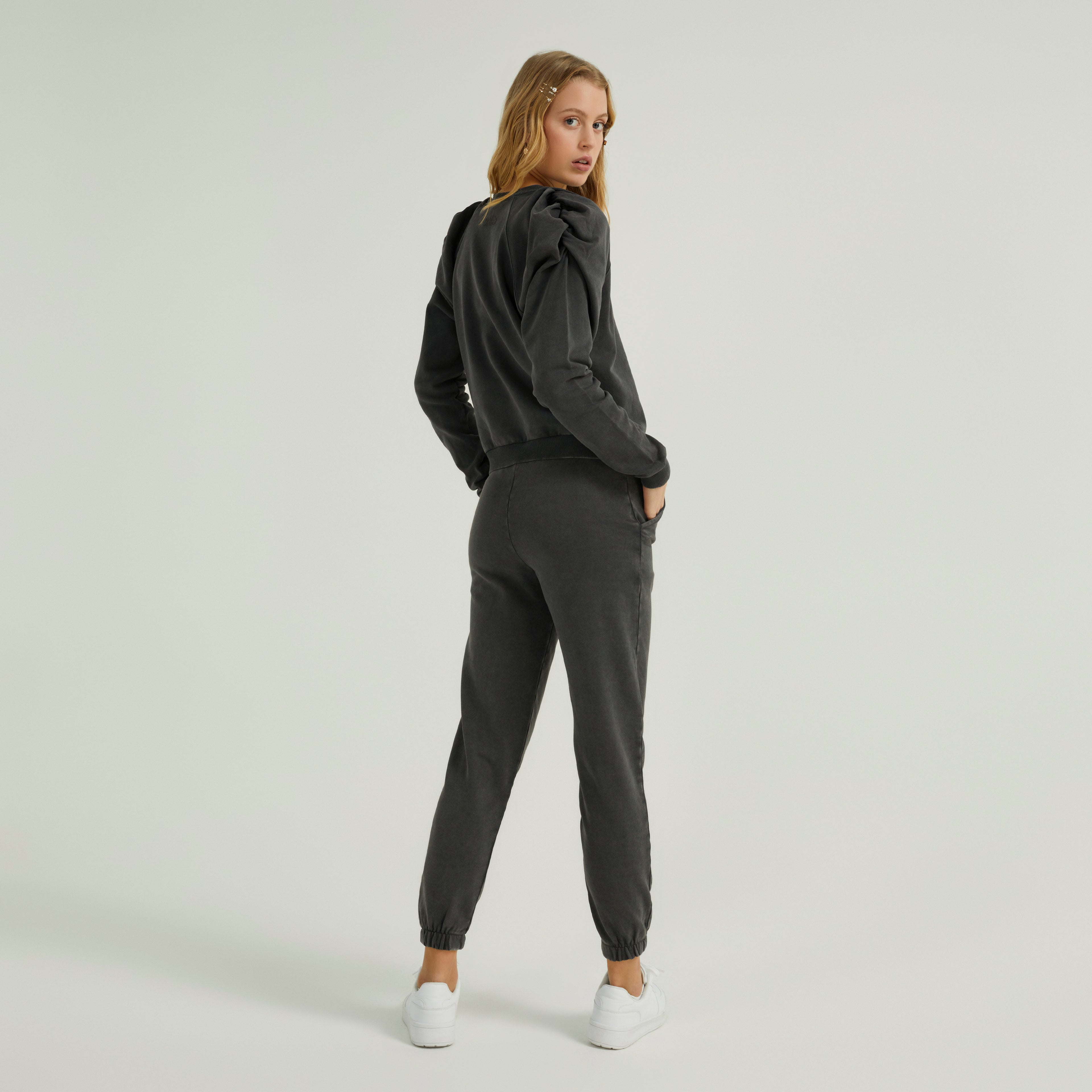 Lucy Stone Jogger Bold Graphite