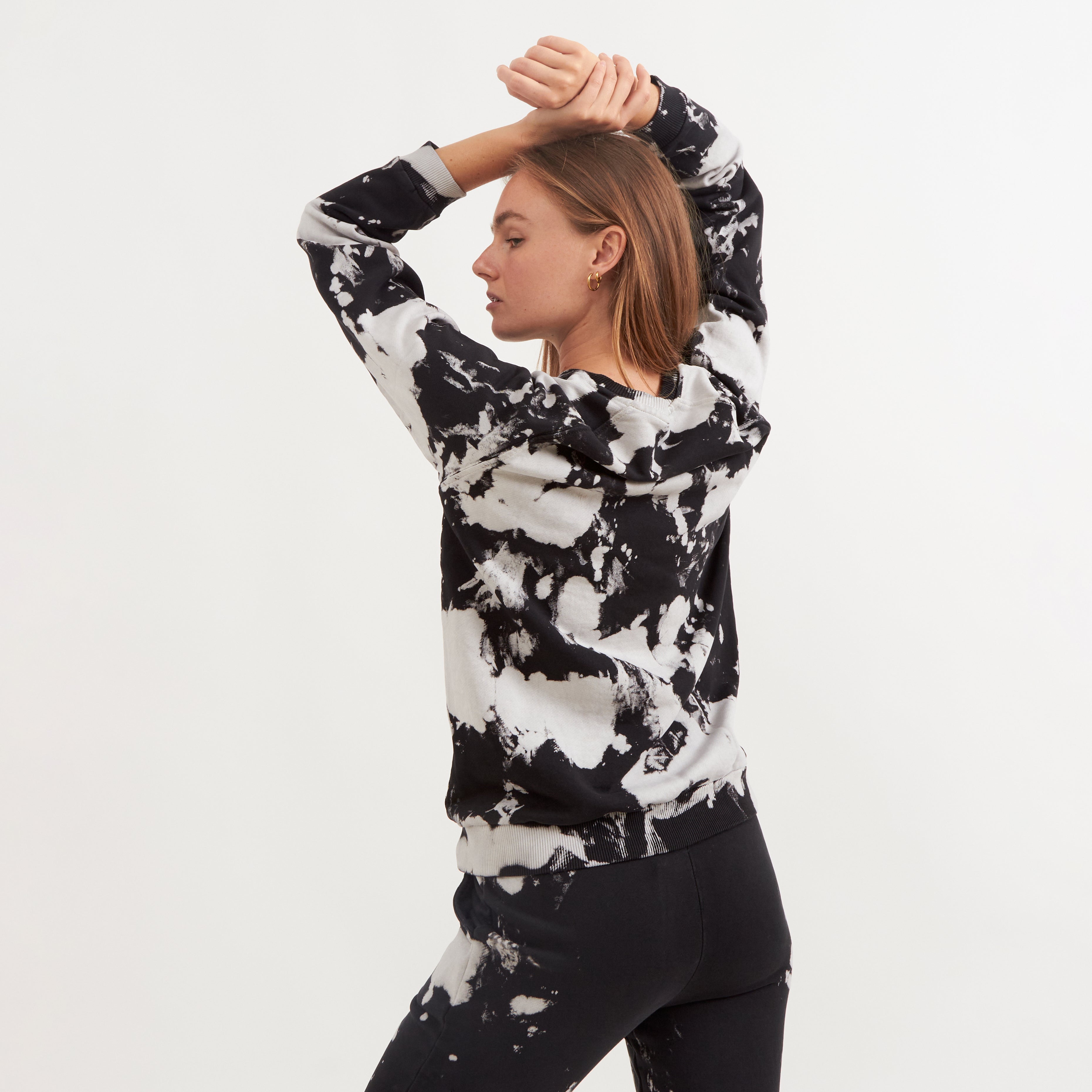 Tokyo tie dye sweatshirt black/white