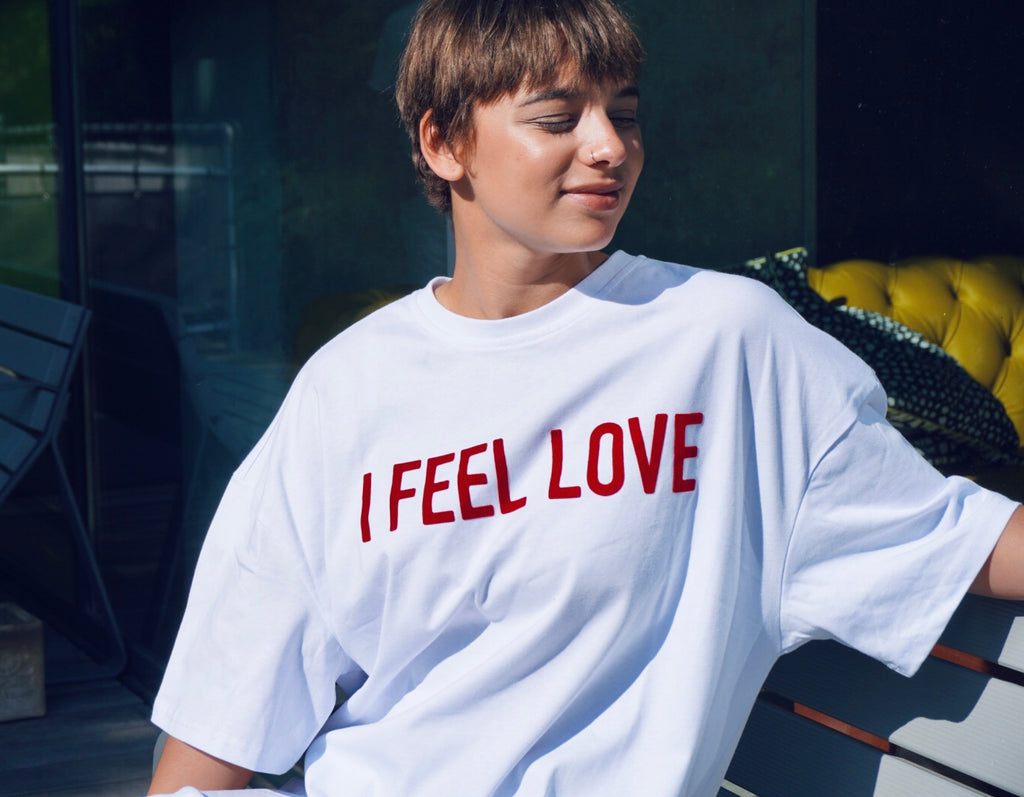 Sara I Feel Love Oversized T-Shirt