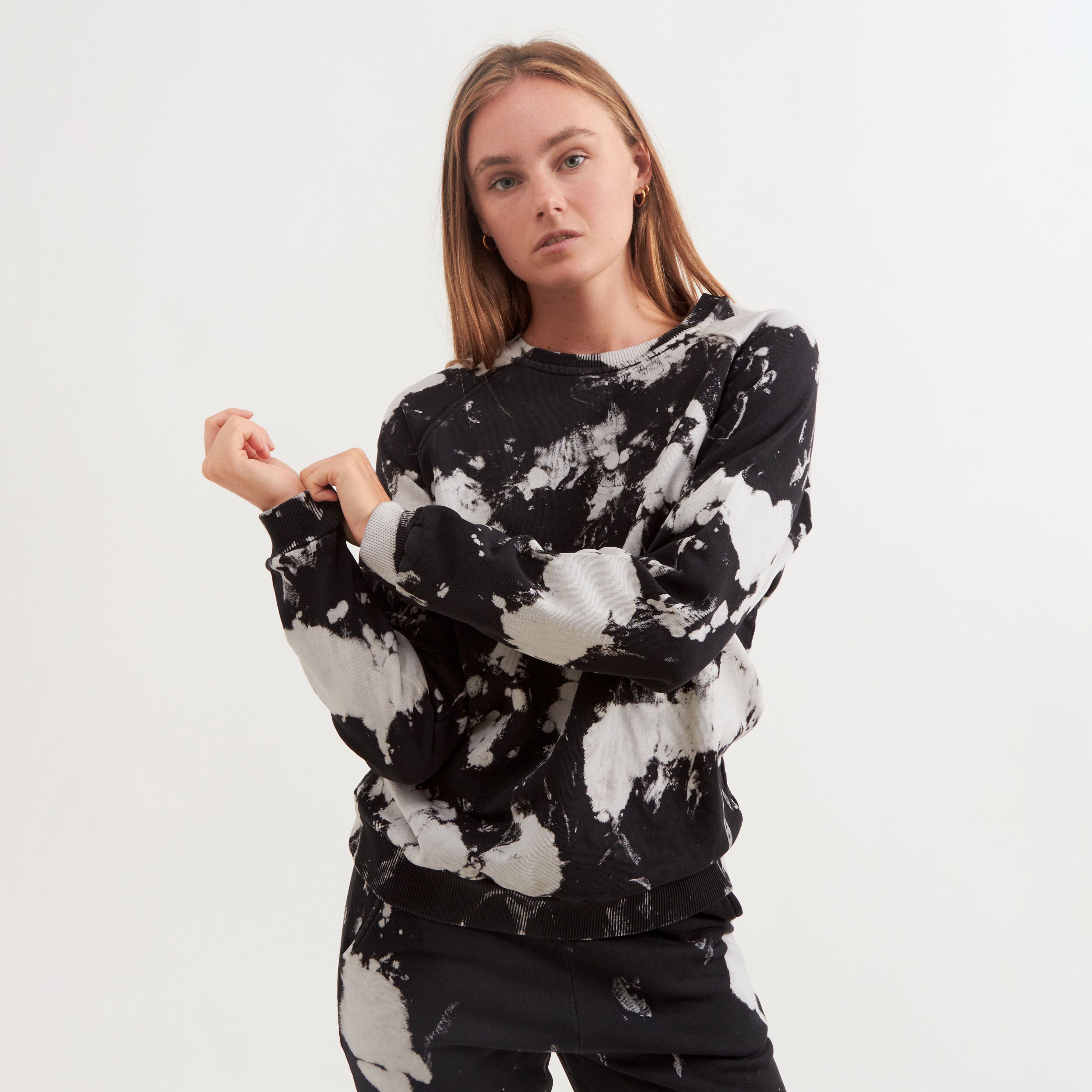 Tokyo tie dye sweatshirt black/white